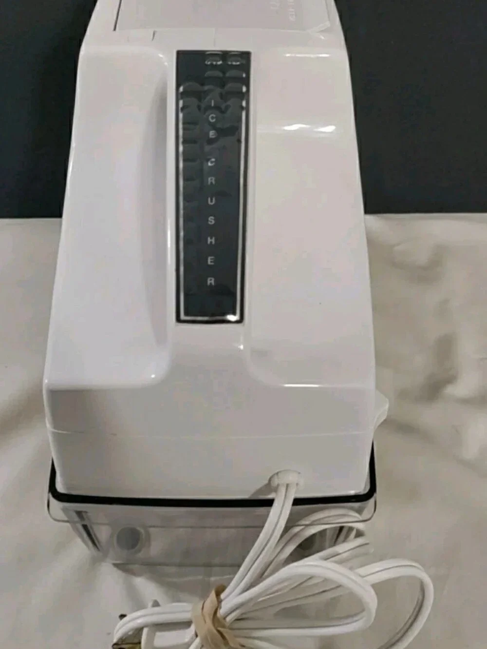 Oster Electric Ice Crusher 571-08B Ice Crusher Fine/Coarse Very Clean No Cracks